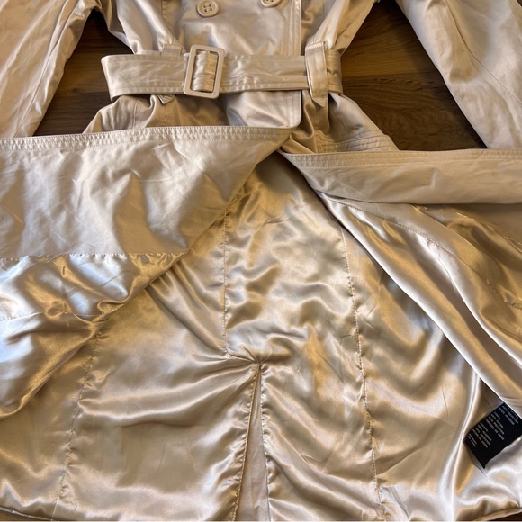 BEBE Womens Trench coat Sz S classic fairy work school, going out, shiny beige - Picture 6 of 16